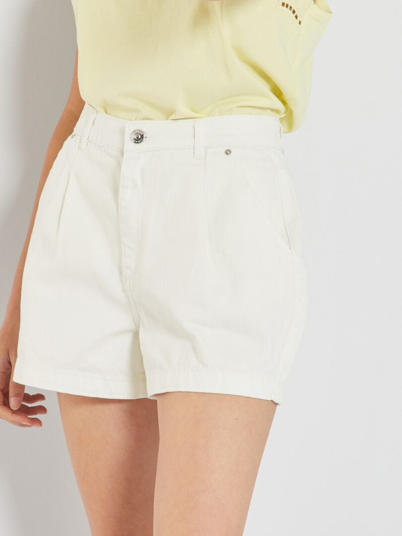 Shorts jeansNanushka in Denim di colore Bianco Donna Abbigliamento da Shorts da Shorts in denim e di jeans 
